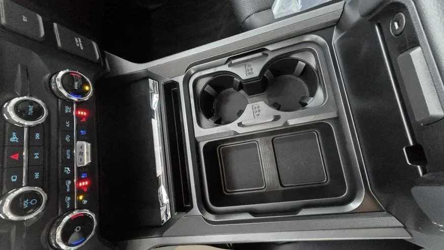 2026 Ford Super Duty F-250 | Photo 26 of 35