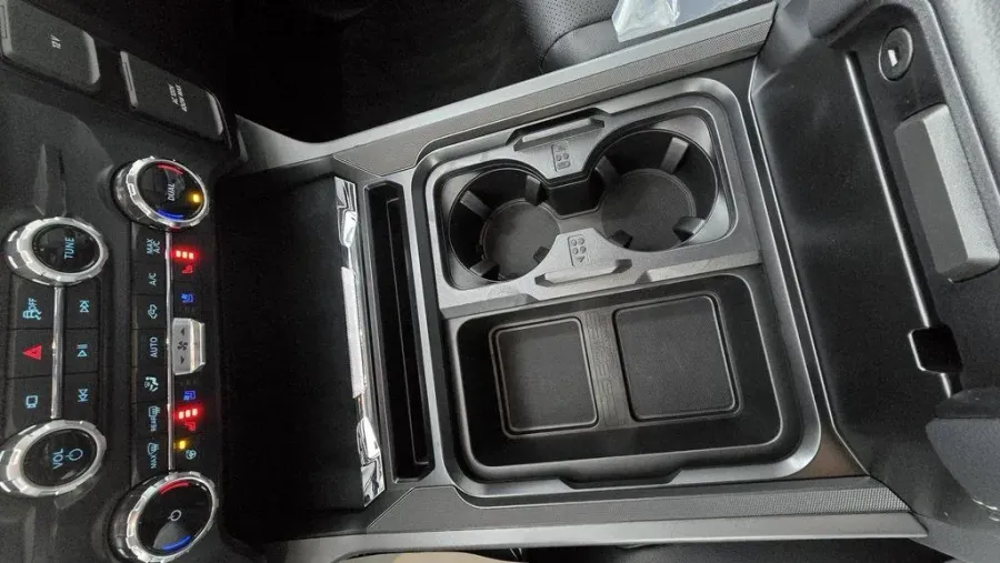 2026 Ford Super Duty F-250 | Photo 26 of 35