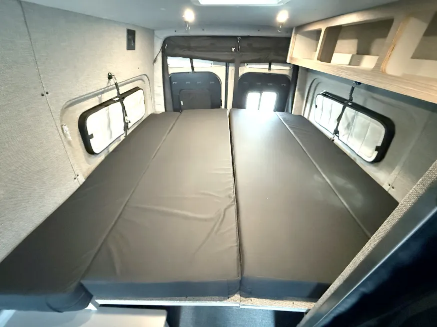 2024 Mercedes Benz 170 Ultra | Photo 14 of 22