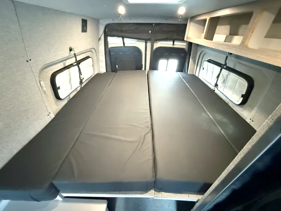 2024 Mercedes Benz 170 Ultra | Photo 14 of 22