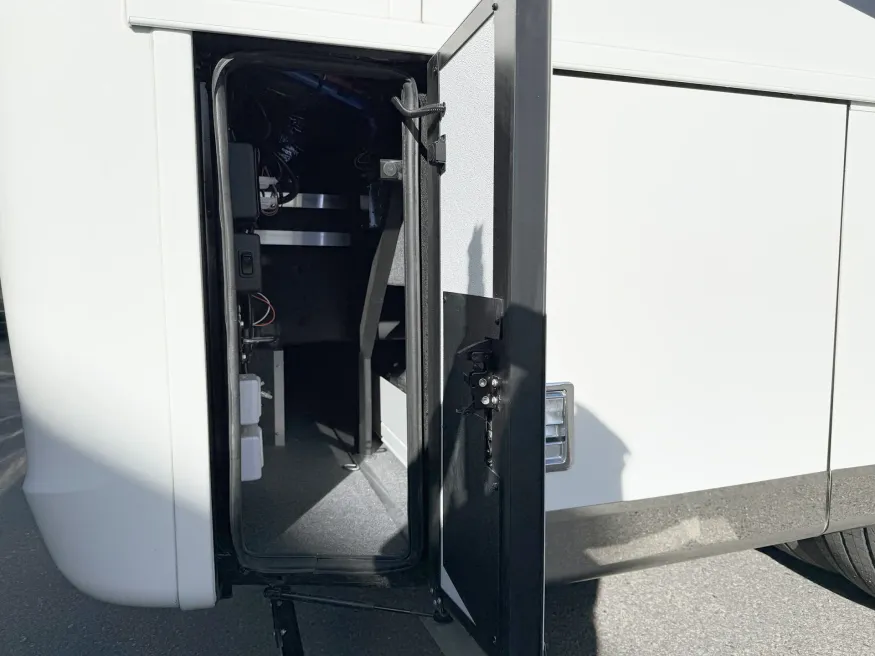 2026 Newmar Super Star 3731 | Photo 25 of 31