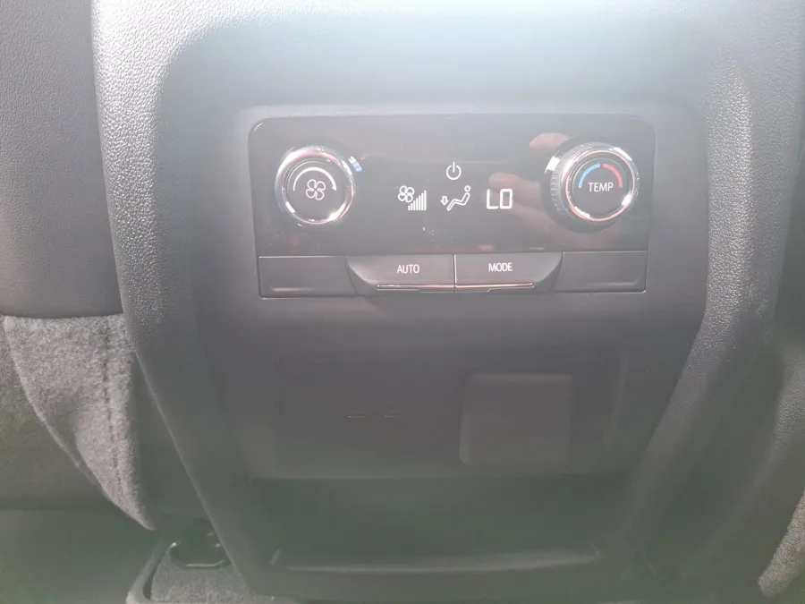 2026 Chevrolet Traverse AWD LT | Photo 12 of 22