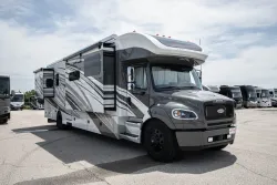 2026 Renegade Verona LE 40LTS | Thumbnail Photo 7 of 29