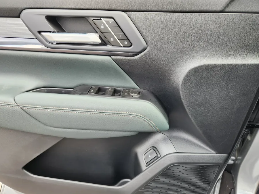 2026 GMC Terrain AT4 | Photo 16 of 23