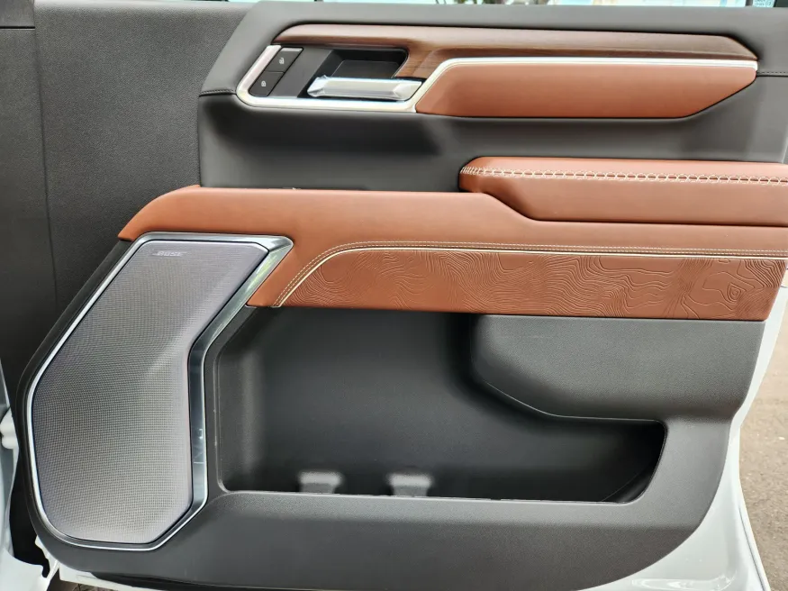 2026 GMC Sierra 2500HD Denali Ultimate | Photo 16 of 31