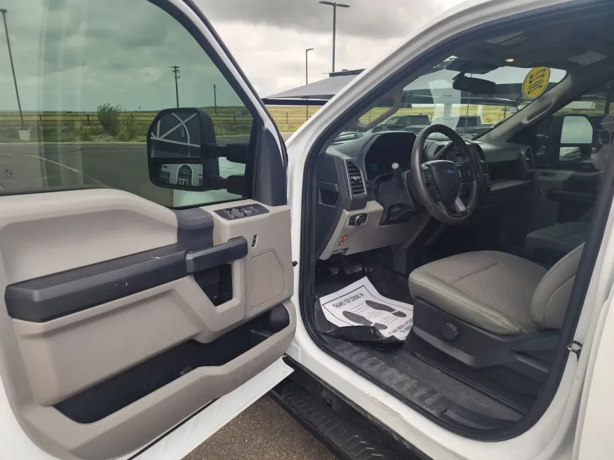 2022 Ford Super Duty F-250 SRW | Photo 10 of 25