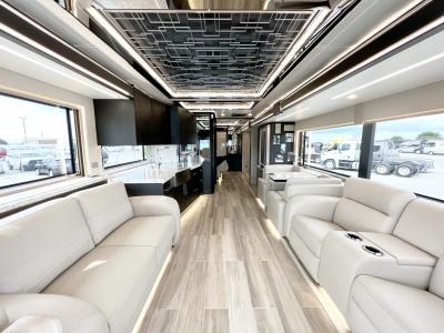 2024 Newmar King Aire 4531 | Thumbnail Photo 3 of 39