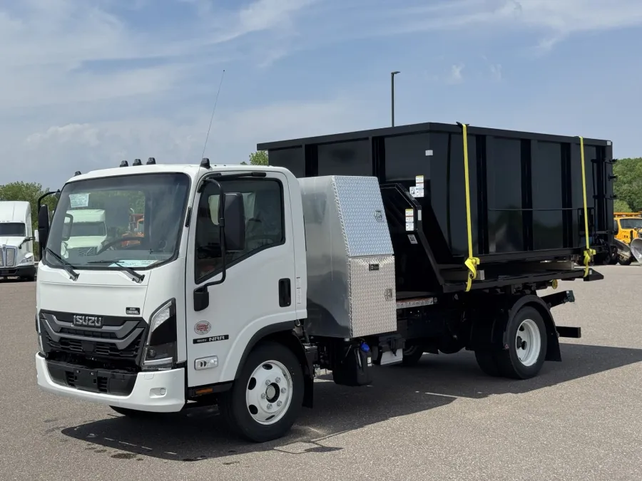 2025 Isuzu NRR | Photo 3 of 29