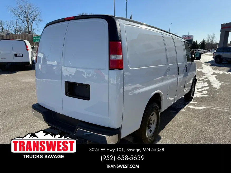 2017 Chevrolet Express 3500 Work Van | Photo 13 of 20