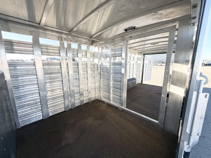 2020 Platinum Coach 5HGN | Photo 14 of 15