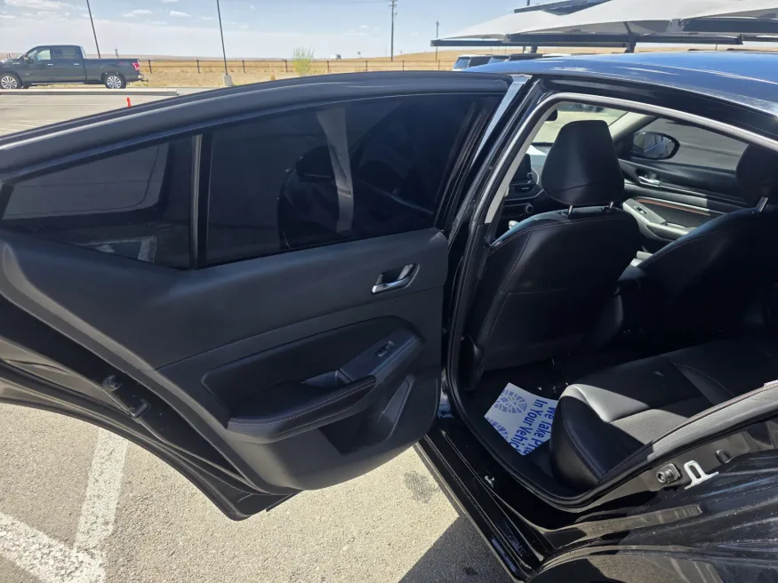 2022 Nissan Altima 2.5 SR | Photo 10 of 23