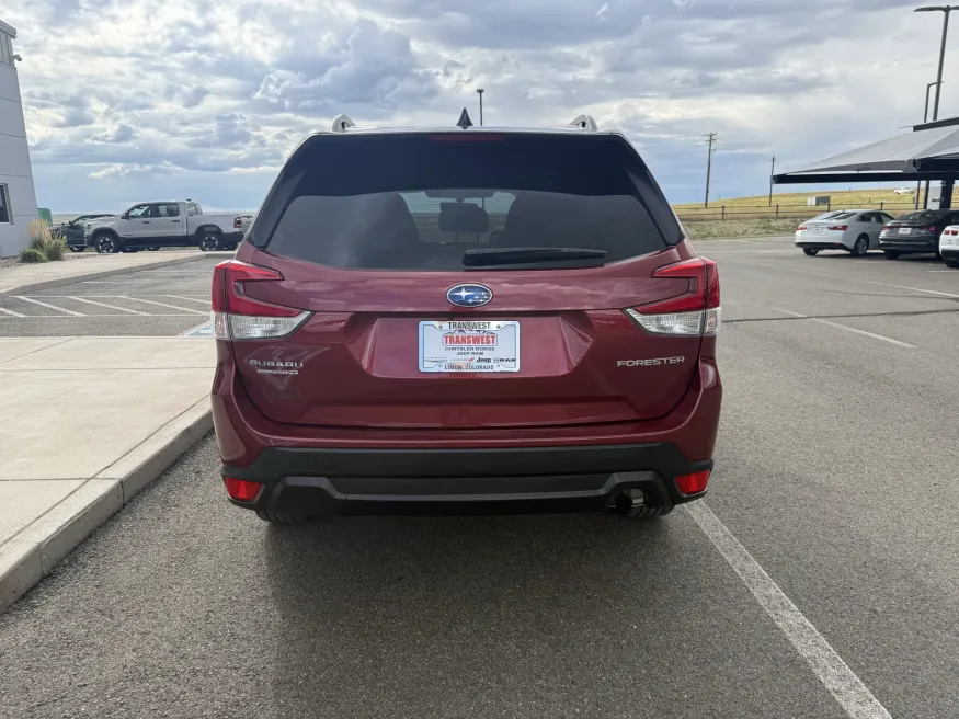 2024 Subaru Forester Premium | Photo 6 of 20