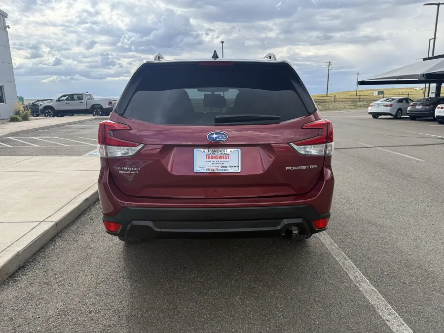 2024 Subaru Forester Premium | Photo 6 of 20