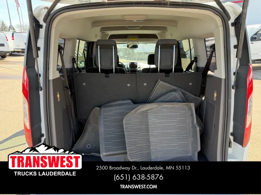 2020 Ford Transit Connect XLT | Photo 12 of 22