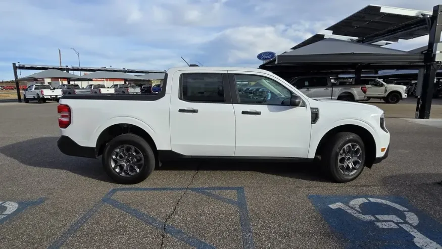 2026 Ford Maverick | Photo 6 of 36