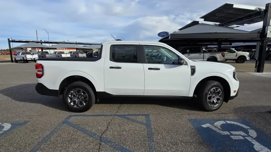 2026 Ford Maverick | Photo 6 of 36