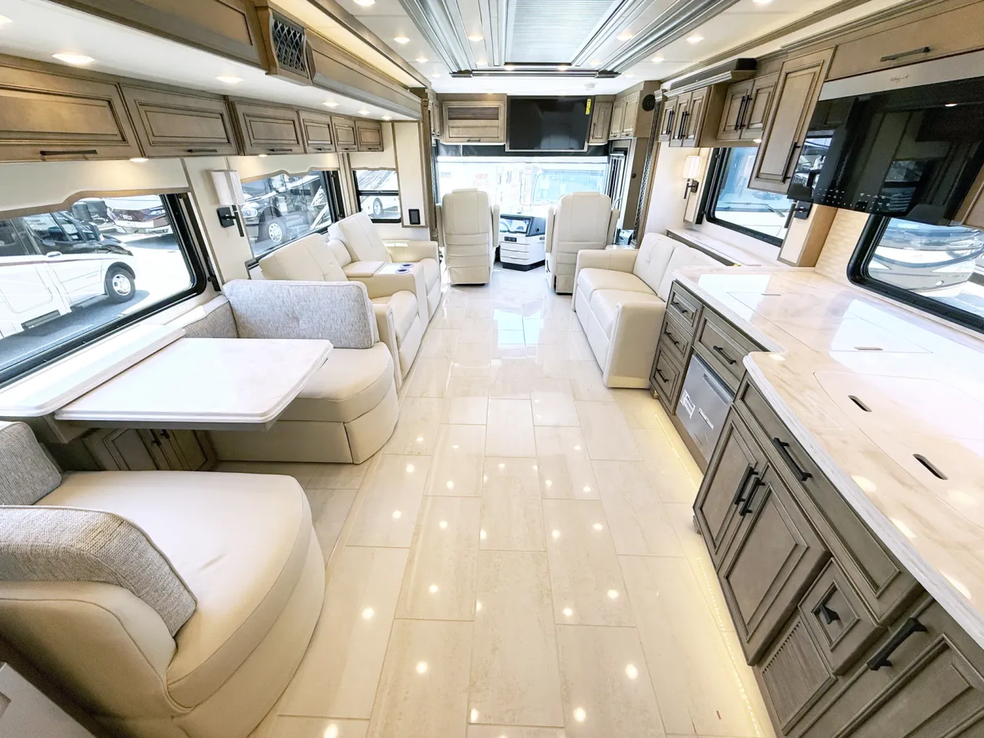 2026 Newmar London Aire 4551 | Photo 5 of 34