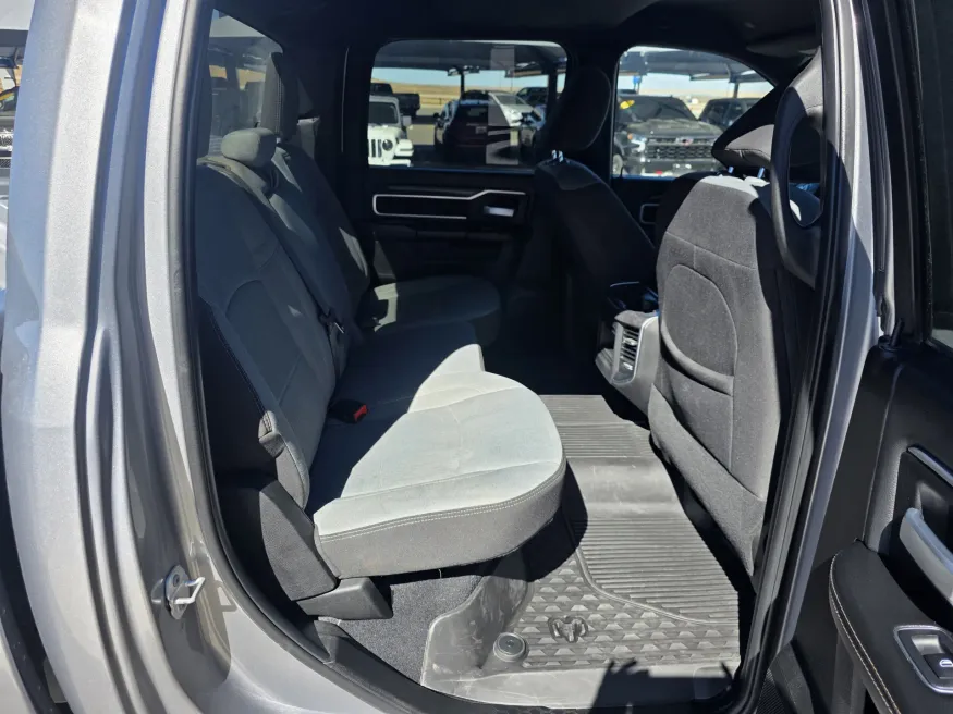 2024 RAM 2500 Big Horn | Photo 14 of 22