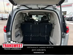 2024 Chrysler Pacifica Touring L | Thumbnail Photo 17 of 24