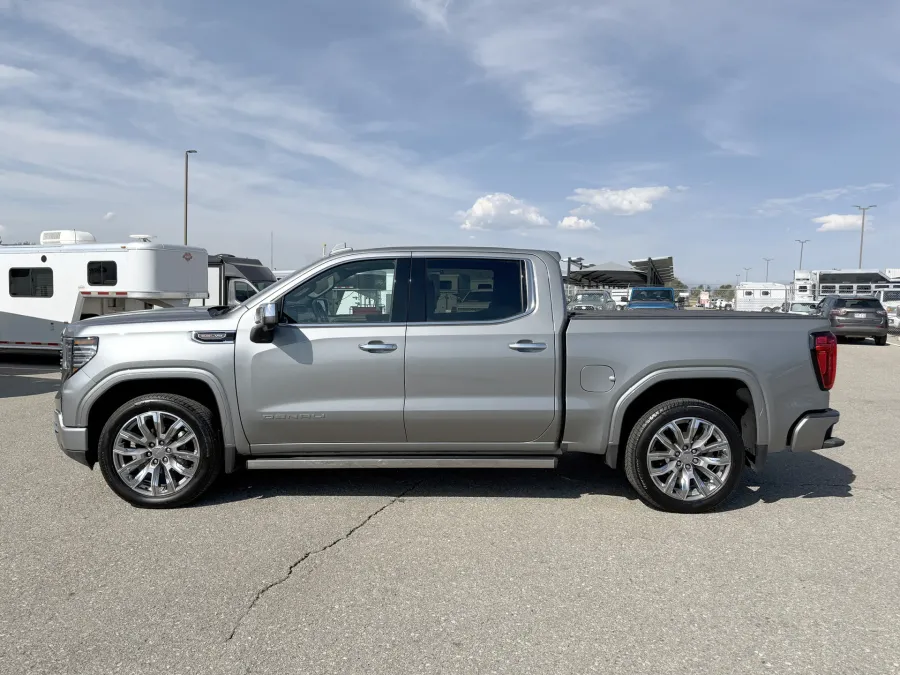 2024 GMC Sierra 1500 Denali | Photo 3 of 24