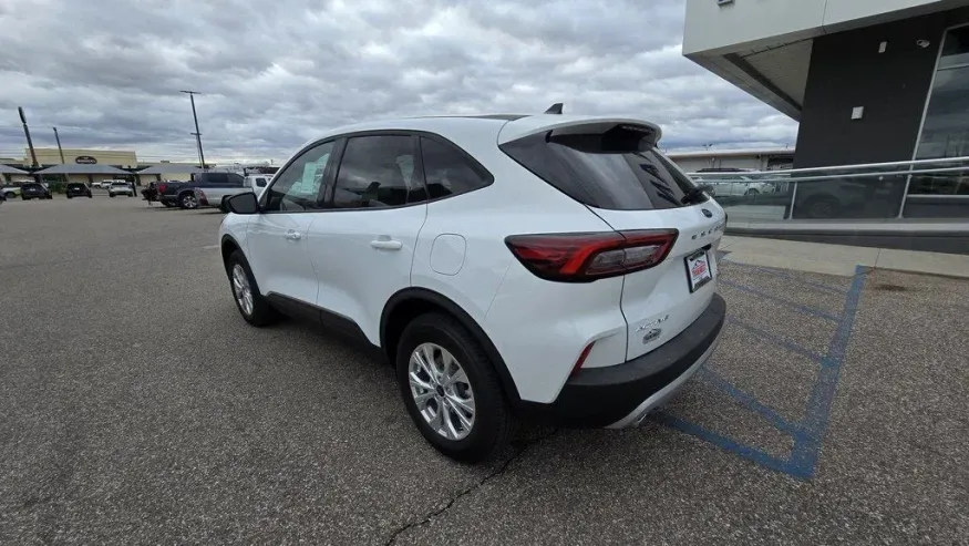 2026 Ford Escape | Photo 6 of 25