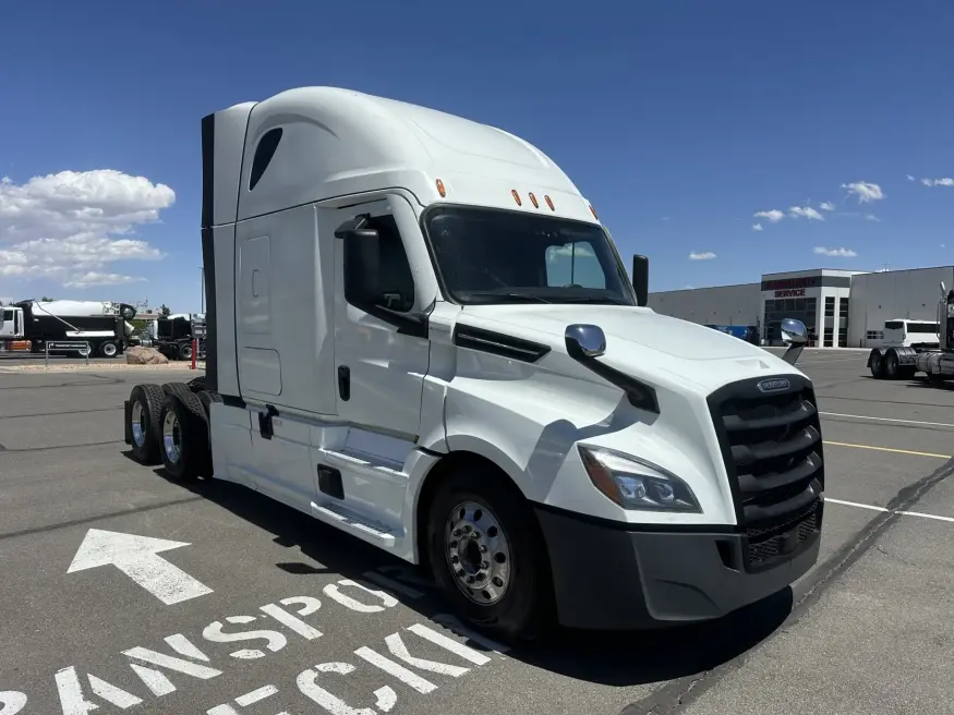 2022 Freightliner Cascadia 126 | Photo 3 of 24