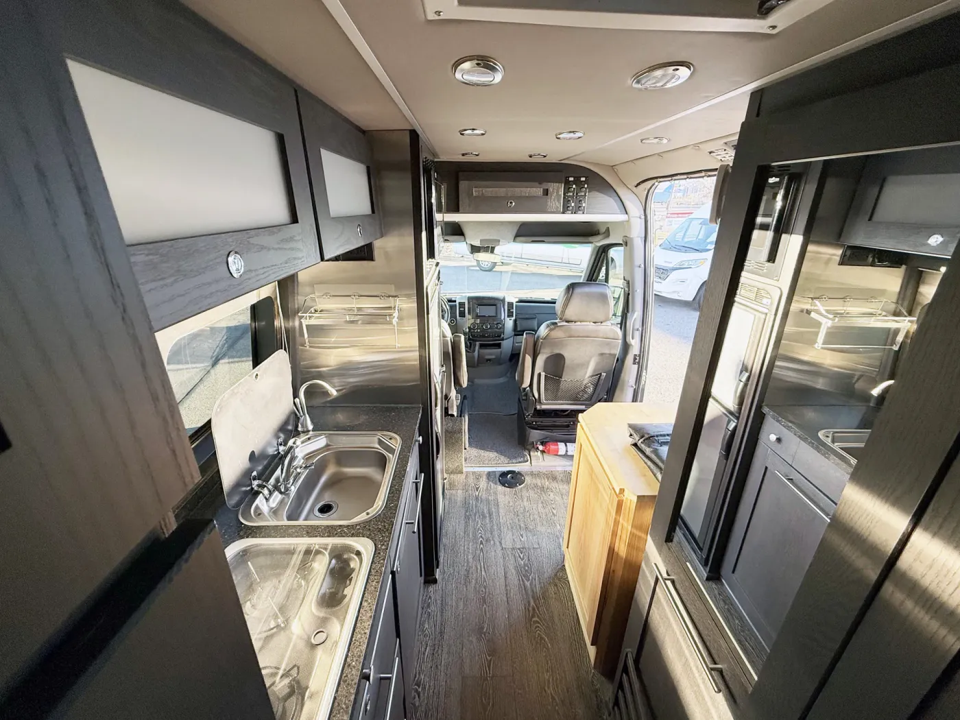 2018 Roadtrek CS E-Trek | Photo 4 of 13