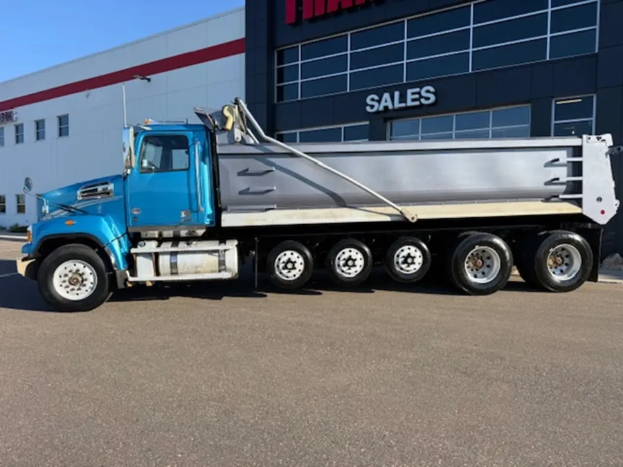 2020 Western Star 4700SB | Photo 3 of 13