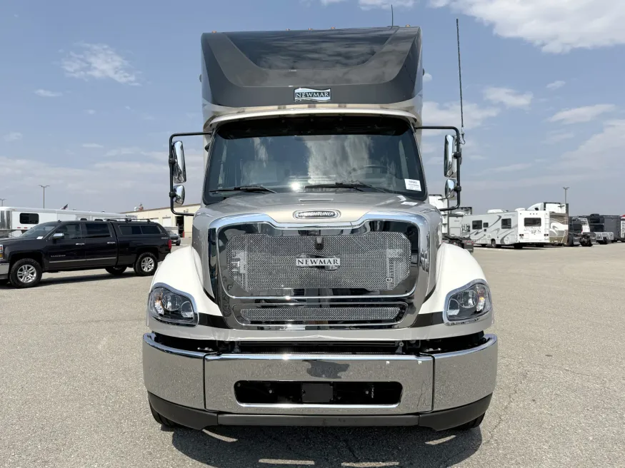 2024 Newmar Supreme Aire 4509 | Photo 24 of 31