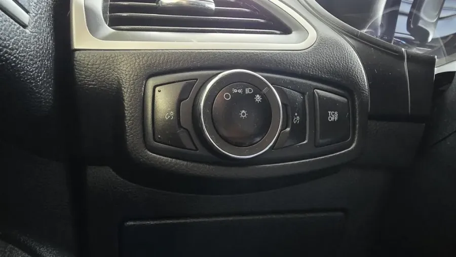 2023 Ford Edge | Photo 13 of 28