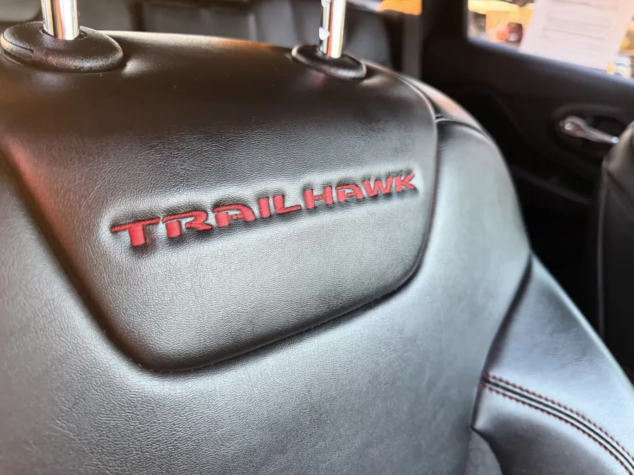 2020 Jeep Cherokee Trailhawk | Photo 9 of 15