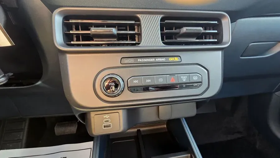 2026 Ford Maverick | Photo 19 of 26