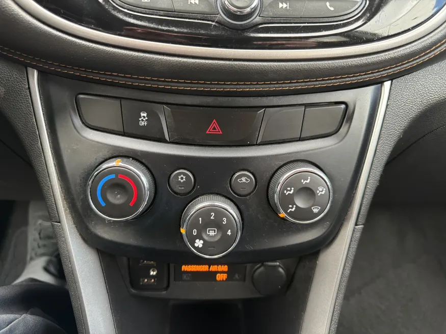 2020 Chevrolet Trax LS | Photo 16 of 19