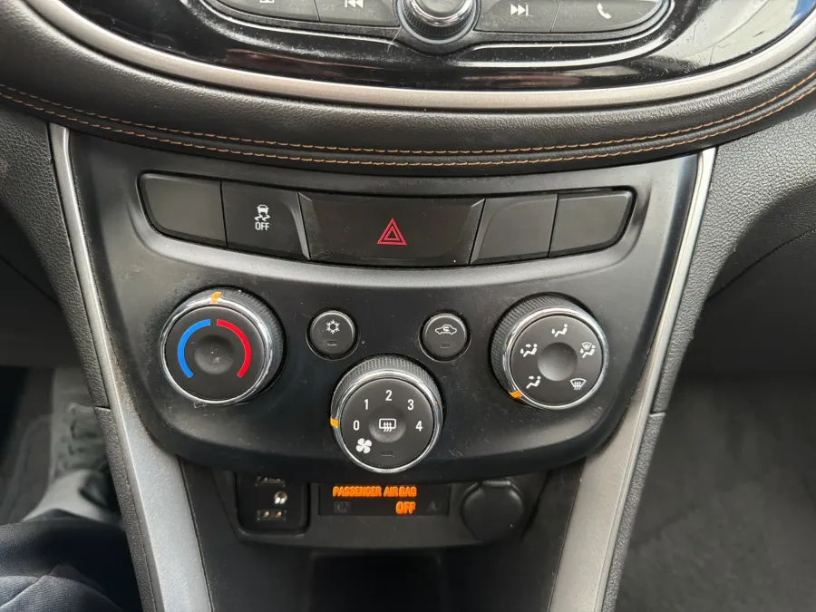 2020 Chevrolet Trax LS | Photo 16 of 19