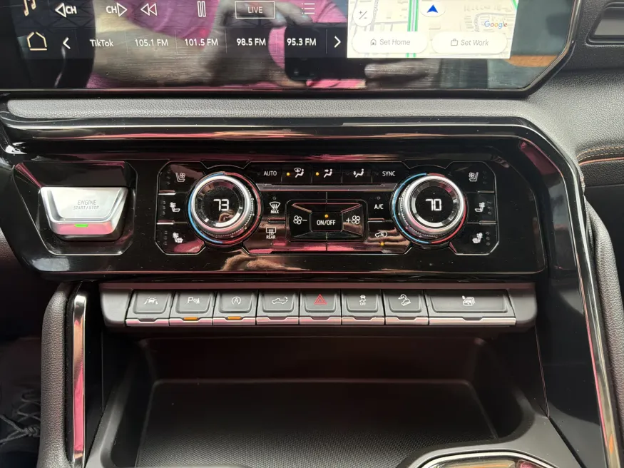 2023 GMC Sierra 1500 AT4 | Photo 17 of 22