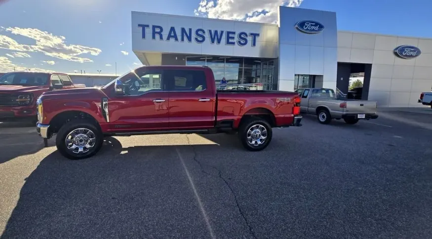 2026 Ford Super Duty F-350 | Photo 2 of 33