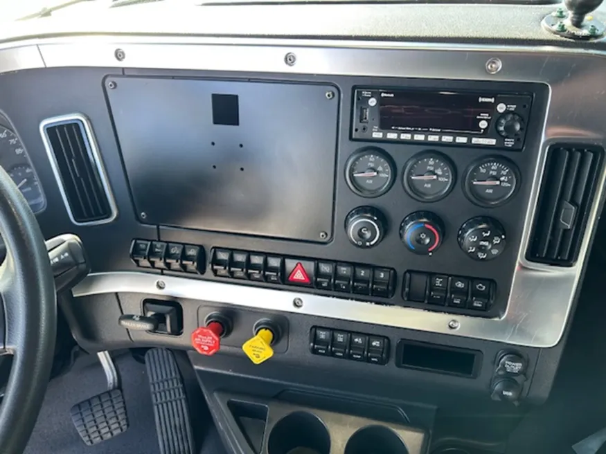 2025 Western Star 47X | Photo 15 of 18