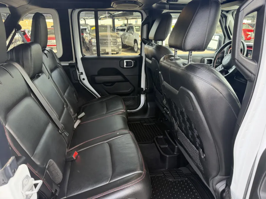 2021 Jeep Wrangler Unlimited Rubicon | Photo 8 of 18