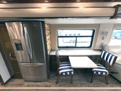 2018 Newmar King Aire 4553 | Thumbnail Photo 9 of 33