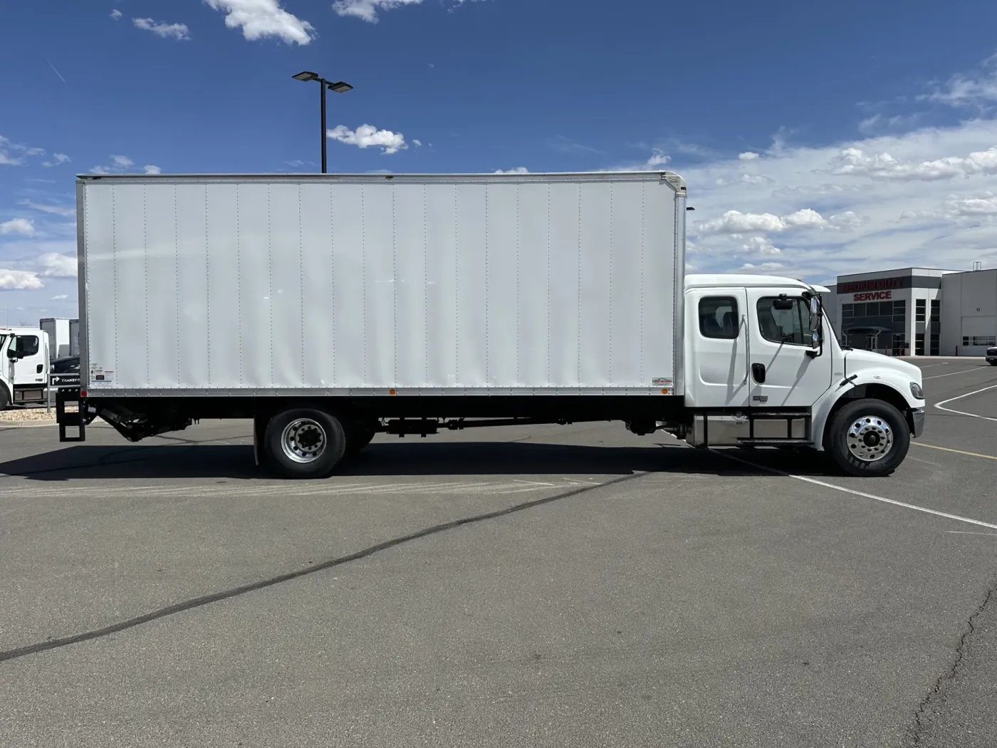 2025 Freightliner M2 106 | Photo 4 of 16