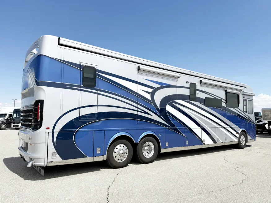 2022 Newmar Essex 4551 | Photo 19 of 32