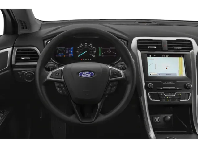 2020 Ford Fusion | Photo 3 of 13