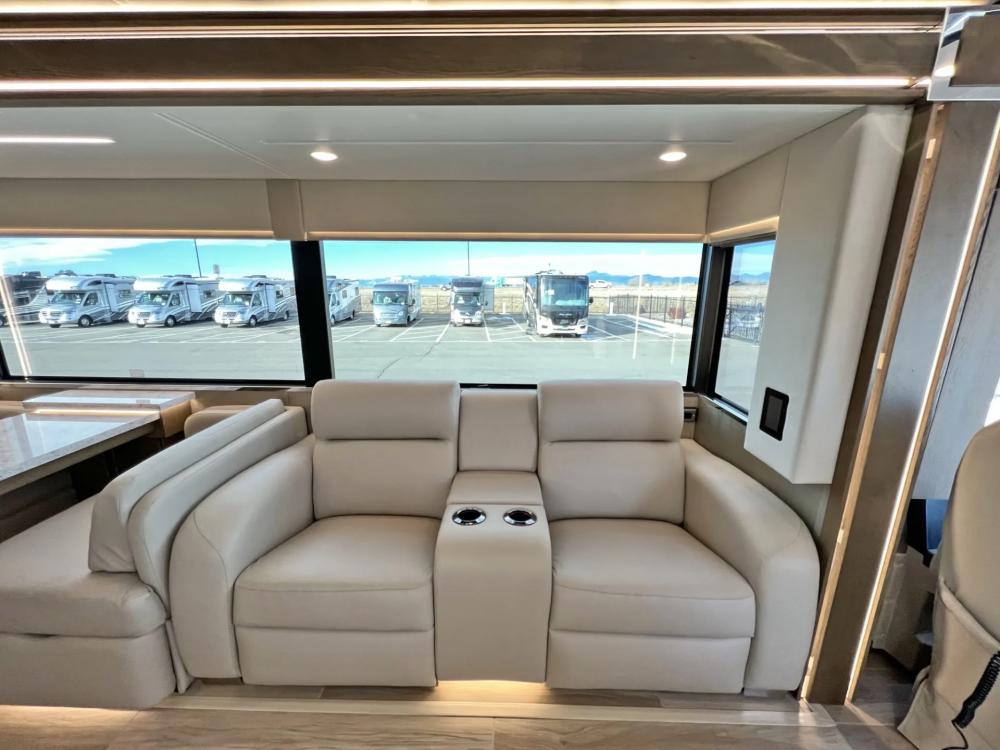 2023 Newmar King Aire 4531 | Photo 12 of 45