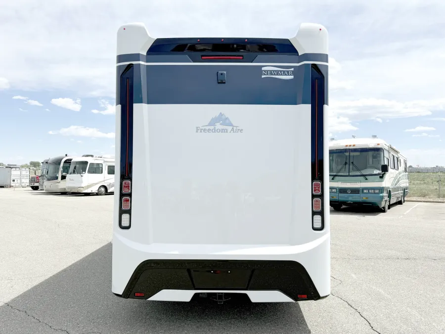 2026 Newmar Freedom Aire 2515 | Photo 17 of 23