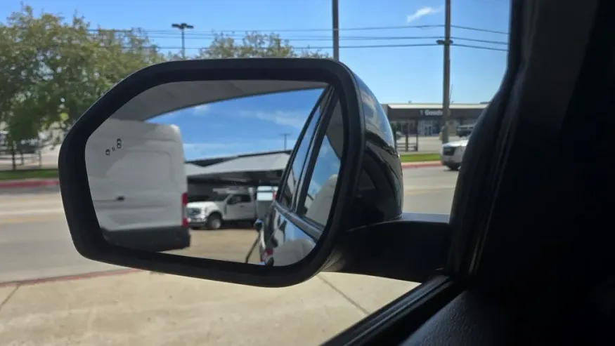 2022 Ford Explorer | Photo 11 of 31