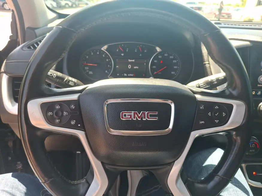 2024 GMC Terrain SLT | Photo 18 of 20