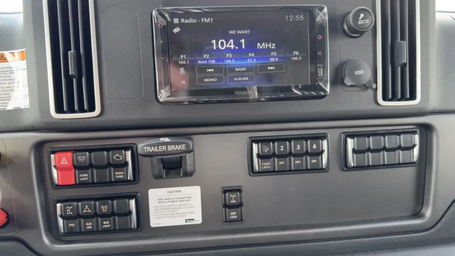 2026 Freightliner M2 106 | Photo 15 of 19