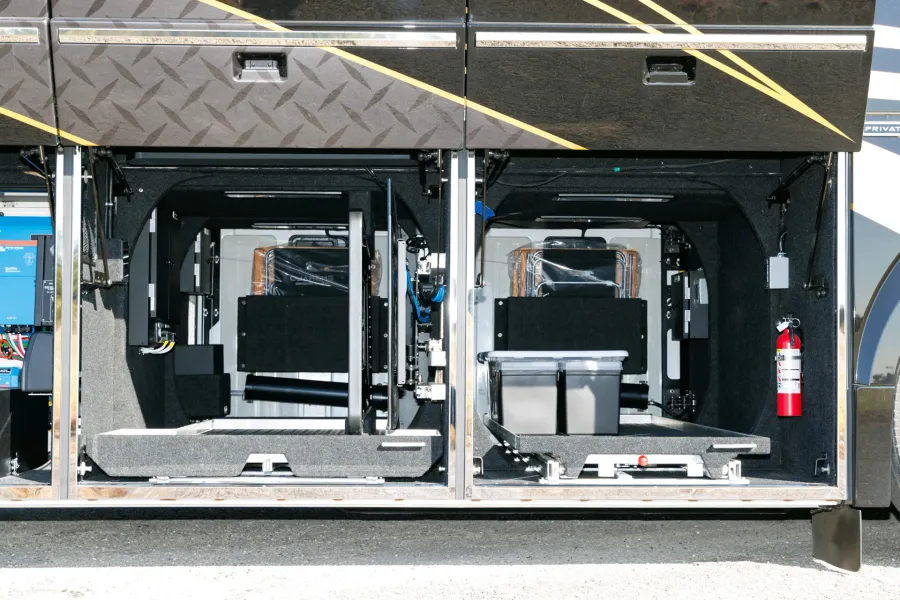 2026 Emerald Prevost H3-45 Triple Slide | Photo 20 of 29