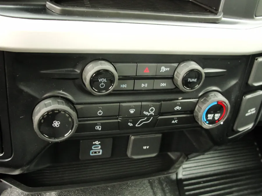 2026 Ford F-350 | Photo 11 of 16