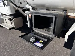 2004 Freightliner M2 106 | Thumbnail Photo 19 of 21